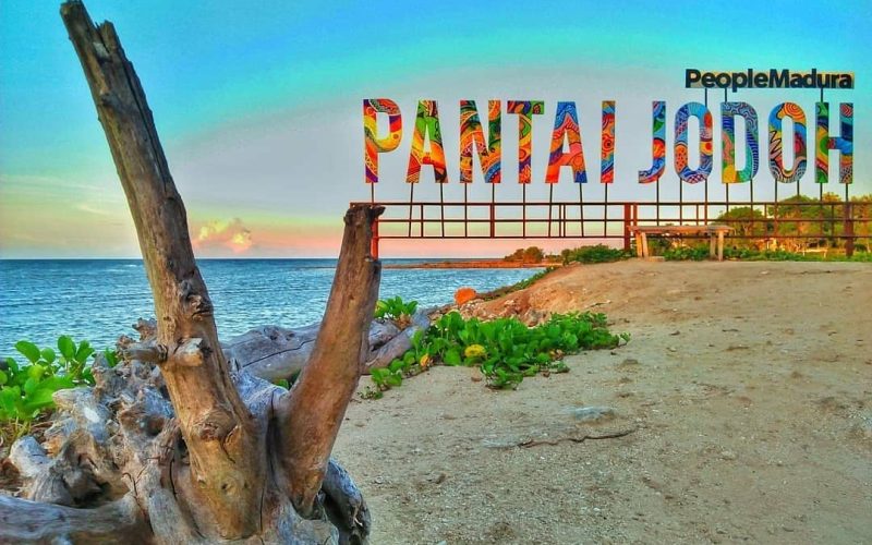Pantai Jodoh Sampang