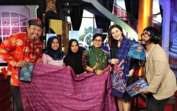 Bermula Dari Kepekaan Sosial, Bunda Krisna Kenalkan Batik Sampang Hingga Ke Mancanegara