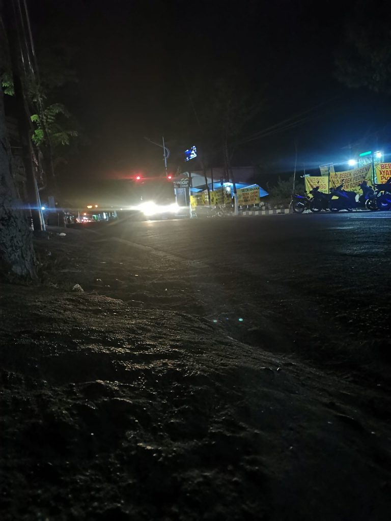Seperti Kota Mati, Lampu Penerangan Jalan di Sampang Dipadamkan Selama PPKM Darurat Dan Level 4 6