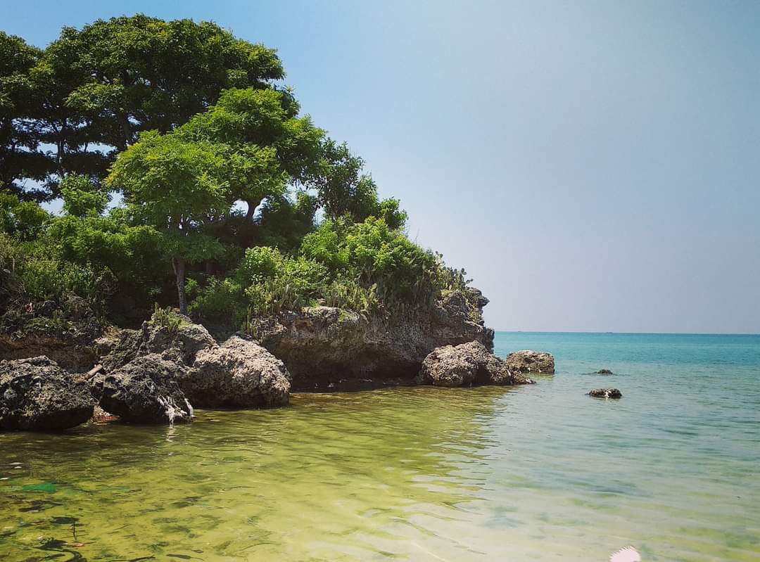 Keindahan Pantai Candin di Pulau Mandangin, Sampang 1 Keindahan Pantai Candin di Pulau Mandangin, Sampang