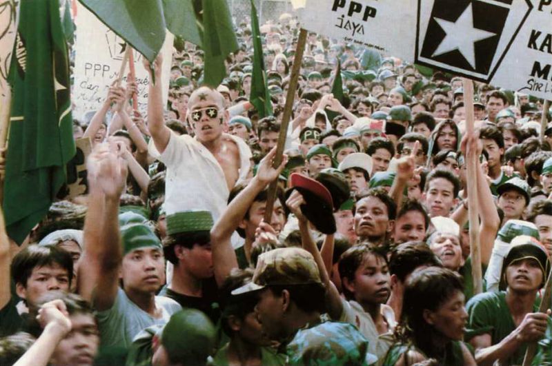 Kampanye Partai Persatuan Pembangunan (Ppp) Pada April 1997. /B.j. Habibie: 72 Days As Vice President/Commons.wikimedia.org
