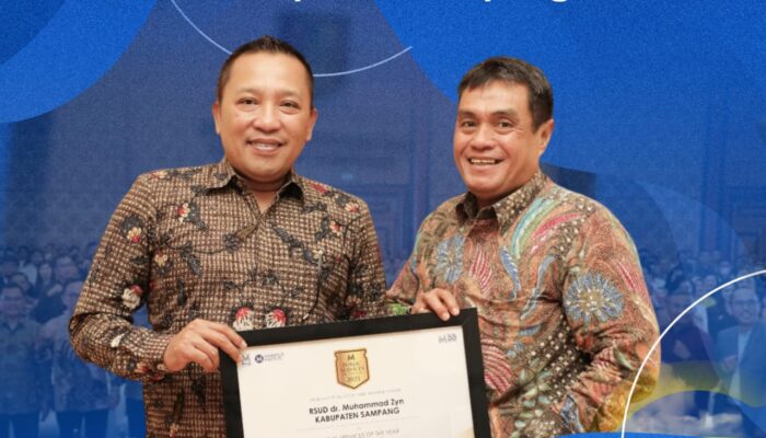 Rsud Dr. Mohammad Zyn Sampang Raih Penghargaan Public Service Of The Year Jawa Timur 2023
