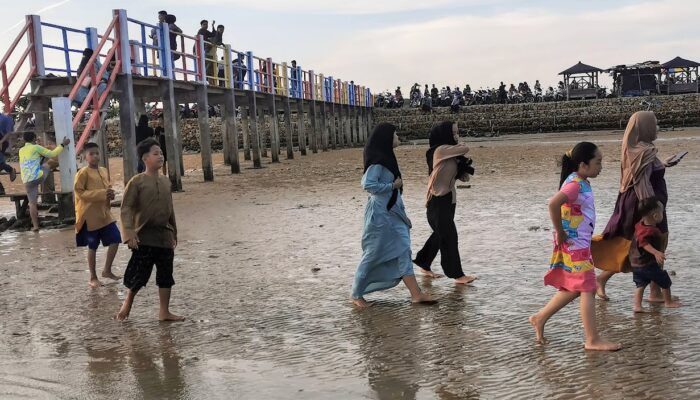 Pantai Damar Wulan Sampang: Permata Tersembunyi Yang Menunggu Untuk Diungkap