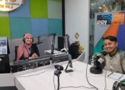 Umar Faruk Bersama Host Pro1 Rri Surabaya