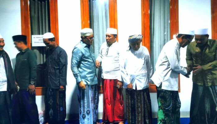 Para Tokoh Ulama, Serta Warga Dari Berbagai Penjuru Kabupaten Sampang