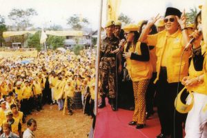 Bj Habibie Sedang Mengampanyekan Golkar(Wikipedia)