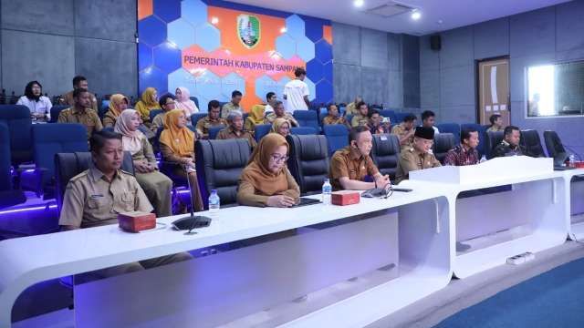 Enam Program Unggulan Smart City Sampang Ditetapkan dalam Masterplan 1 Rapat Koordinasi Persiapan Pelaksanaan Assesment SPBE dan Evaluasi Smart City Tahap I. (Foto : Prokopim Pemkab)