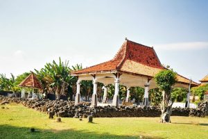 Makam Petilasan Panji Laras Sampang