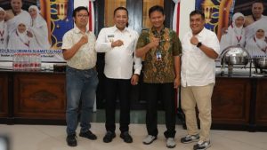Bupati Sampang H. Slamet Junaidi Dan Direktur Rsmz Saat Bersama Tim Dewan Juri Validasi Lapangan. (Foto : Prokopim Pemkab)