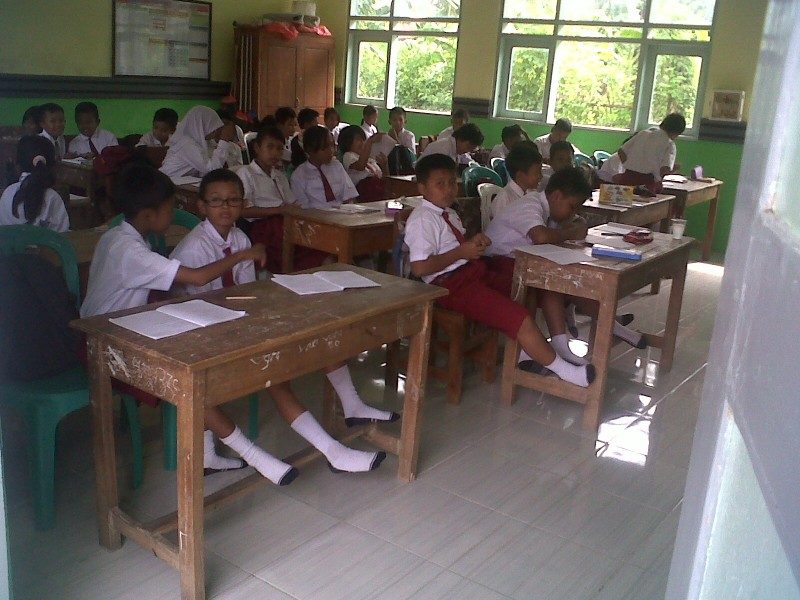 Siswa SD di Sampang Memperoleh BSM 1 Siswa SD di Sampang Memperoleh BSM
