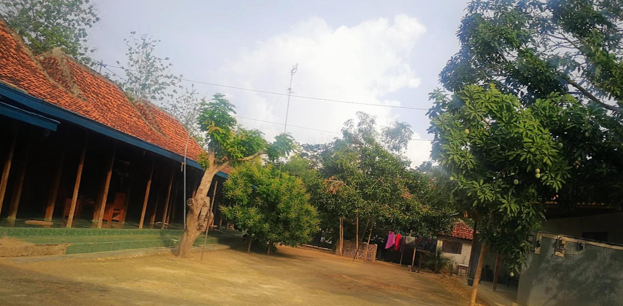 TANEAN LANJENG, RUMAH ADAT MASYARAKAT MADURA 1 Rumah tanean lanjeng di daerah Omben Sampang