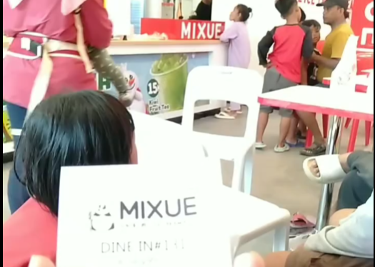 Mixue Sampang menjadi salah satu tempat yang populer di kalangan penggemar makanan manis.