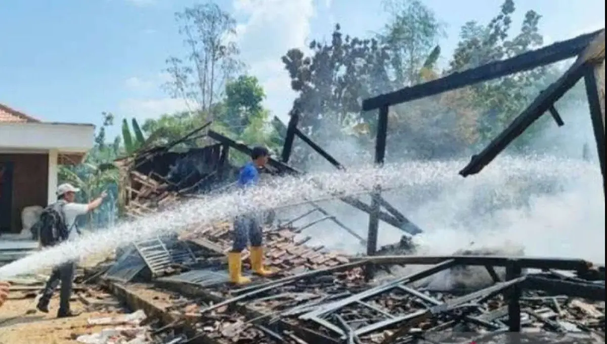 Pemkab Sampang Tangani 152 Kebakaran Lahan dalam 5 Bulan - Tantangan yang Disebabkan Manusia 1 Dokumen kejadian kebakaran di Kabupaten Sampang, Jawa Timur. (ANTARA/ HO-Pemkab Sampang)