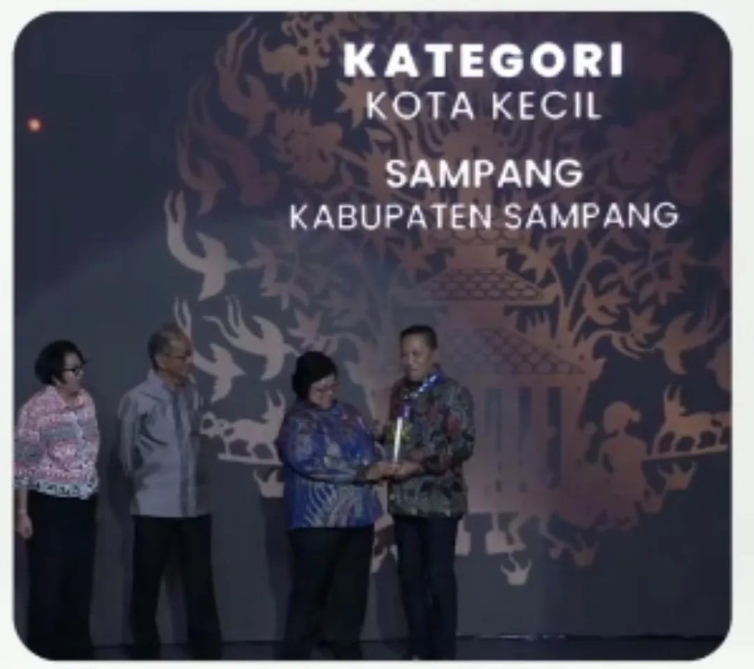 Kabupaten Sampang Dapat Penghargaan Anugrah Adipura tahun 2022 atas kebersihan lingkungan yang baik dan lestari. 1 Kabupaten Sampang Dapat Penghargaan Anugrah Adipura tahun 2022 atas kebersihan lingkungan yang baik dan lestari.