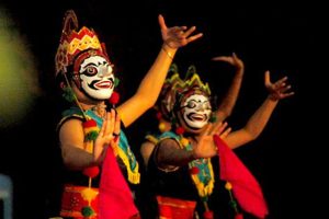 Tari Topeng Kaliwungu. Foto: Analyana.blogspot.com