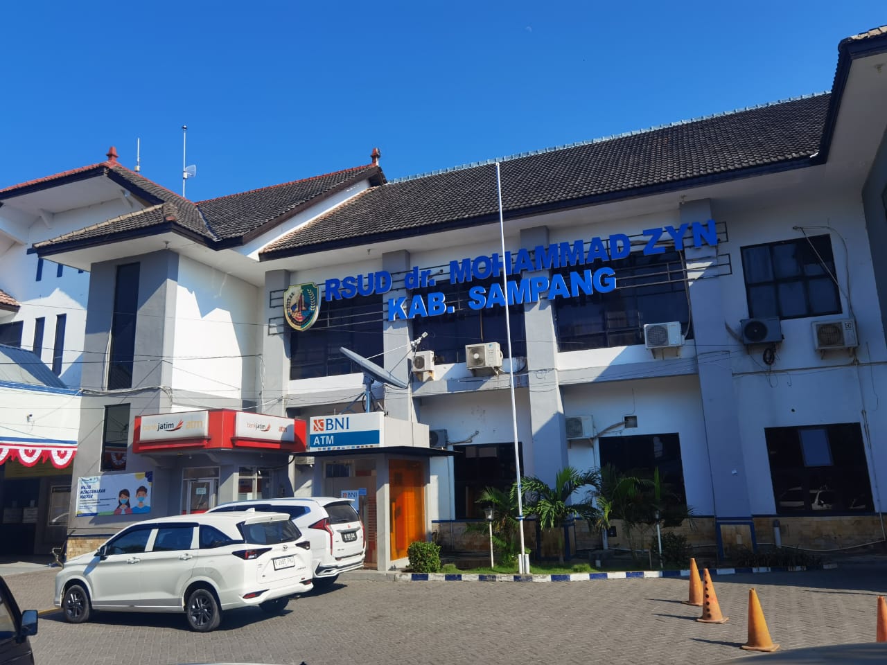 Pengalaman Pelayanan di RSUD dr. Mohammad Zyn Sampang 1 RSUD dr. Mohammad Zyn Sampang