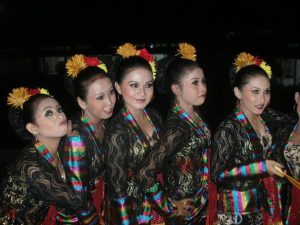 Tari Sorong Kasereng