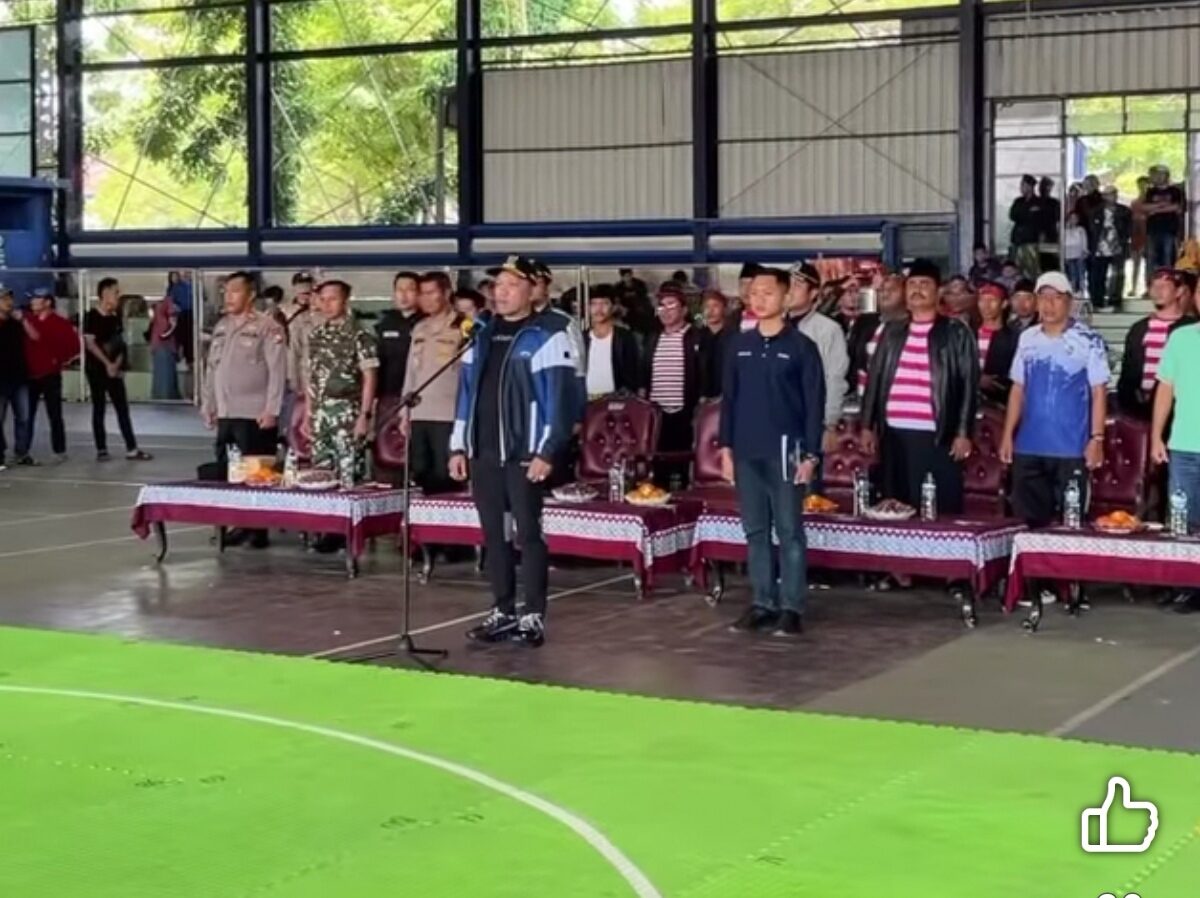 Bupati Sampang H. Slamet Junaidi Resmi Buka Ipsi Cup 2025, 388 Pesilat Siap Unjuk Gigi! 1 Bupati Sampang H. Slamet Junaidi Resmi Buka Ipsi Cup 2025, 388 Pesilat Siap Unjuk Gigi!