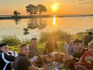 Coffee Copcop Layak Untuk Dikunjungi. Rasakan Sensasi Ngopi Sore Sambil Menikmati Sunset Khas Sampang